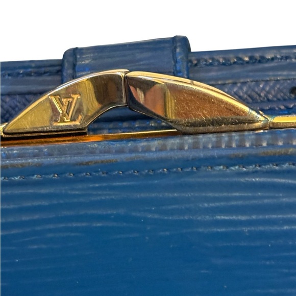 Louis Vuitton Epi Porte Monnaie Viennois Wallet in Toledo Blue - Picture 9 of 14